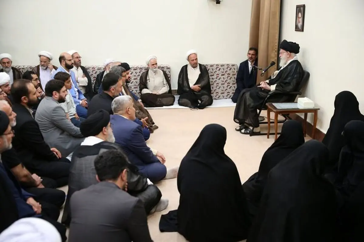 Leader receives Shahid Motahhari High School staff