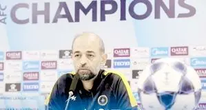  واکنش جالب نویدکیا به تعویض‌های طلایی‌اش