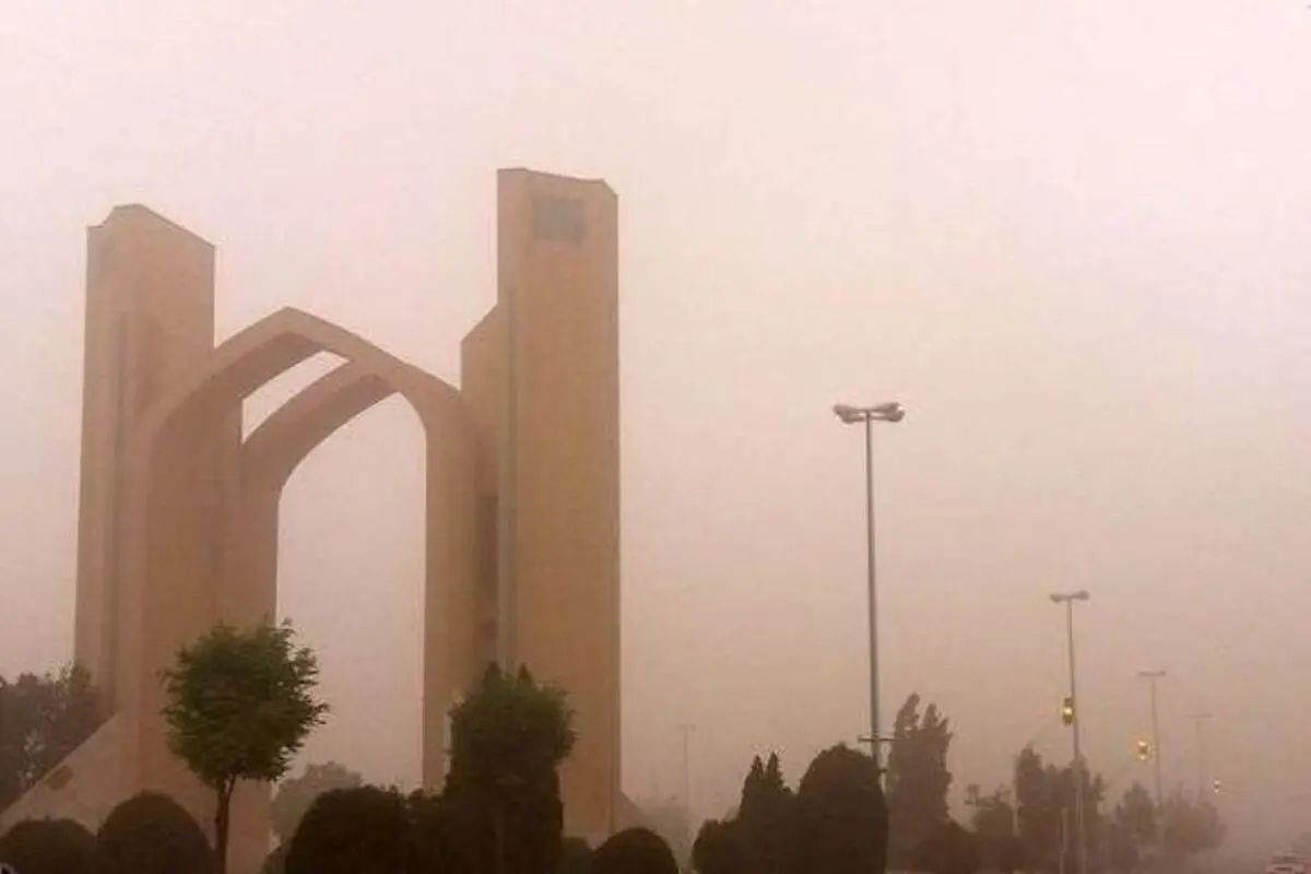 ادارات هشت شهرستان یزد به علت آلودگی هوا امروز تعطیل شدند

