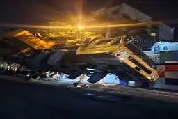 واژگونی جرثقیل 60 تنی در تهران+ عکس
