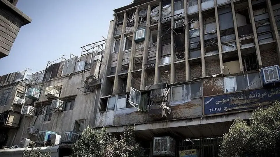 عضو شورای شهر: حدود ۱۱ هزار ساختمان پرخطر در تهران داریم / شهرداری تهران درباره ساختمان های ناایمن به اخطار اکتفا نکند