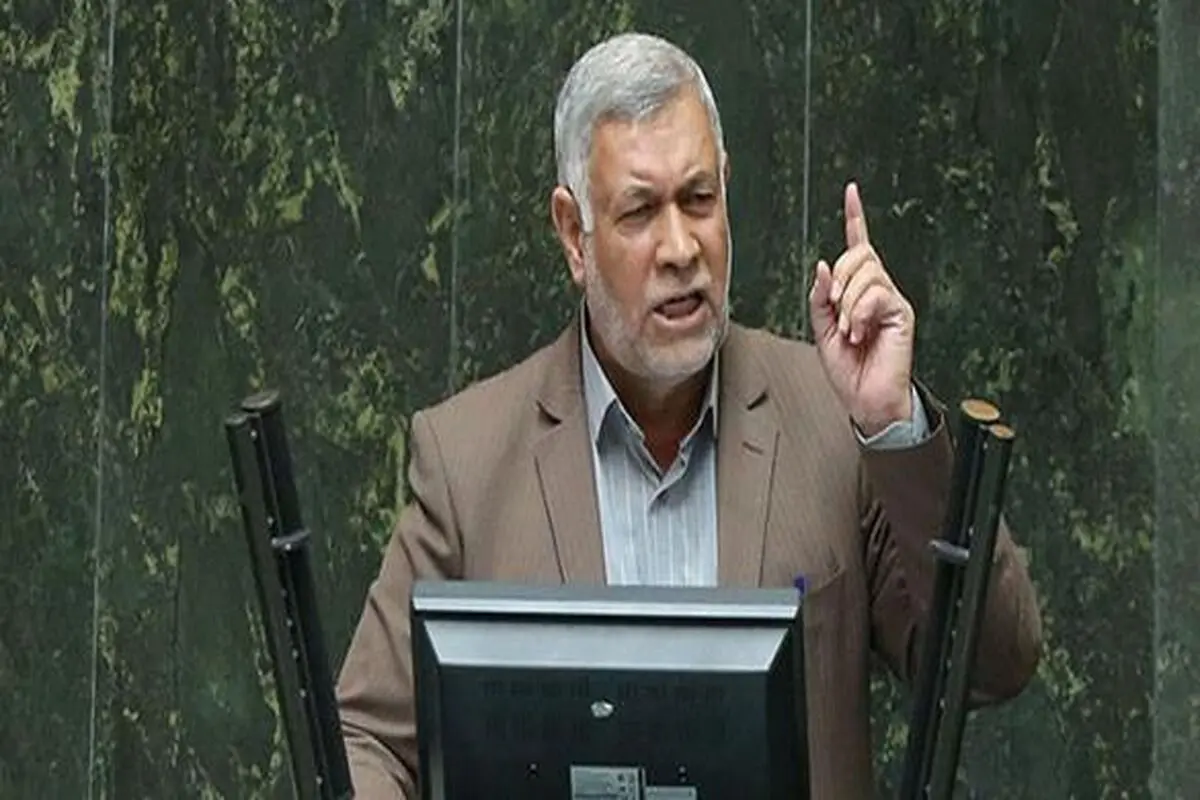 آیین‌نامه‌ها زیر چرخ خودرو