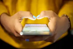 اینستاگرام، واتس‌اپ و تلگرام برنامه‌های محبوب ایرانیان



