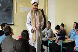 بعدا فهمیدیم طلبه‌اند!