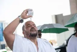 هشدار جدی به حجاج درباره گرمای مکه: از خروج ظهرگاهی خودداری کنید
