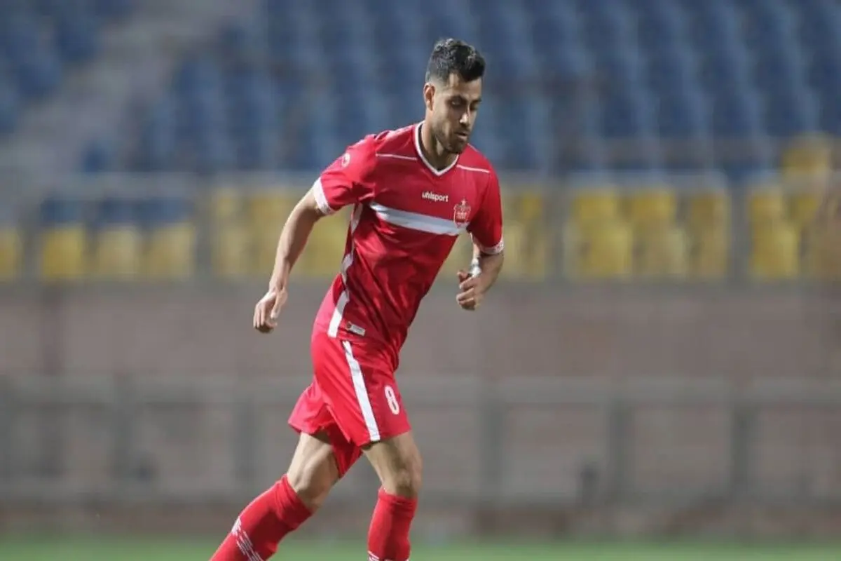 کارت بازی مدافع پرسپولیس صادر شد