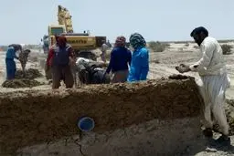 افغانستان‌ ۱۰۰ بند انحرافی در مسیر هیرمند ساخت 
