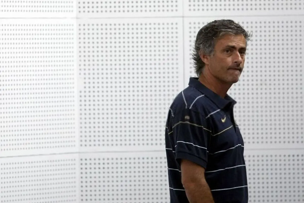 راز ۱۸ ساله فلش مموری مورینیو؛ برنامه‌ای که می‌توانست او را سرمربی بارسلونا کند