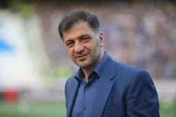 خروج کریمی در میان اعتراض هواداران استقلال/ ویدئو

