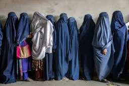 گزارشی ترسناک از وضعیت ناگوار زنان و دختران افغانستانی/ وقتی همه به خودکشی فکر می‌کنند!

