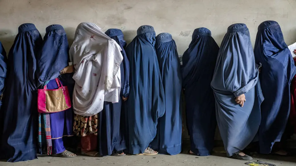 گزارشی ترسناک از وضعیت ناگوار زنان و دختران افغانستانی/ وقتی همه به خودکشی فکر میکنند!