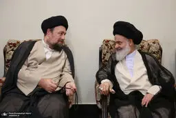 خوش‌وبش سیدحسن خمینی با اعضای خبرگان رهبری/ عکس

