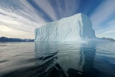 یک کوه یخ در پارک ملی «گرین‌لند شمال‌شرقی»