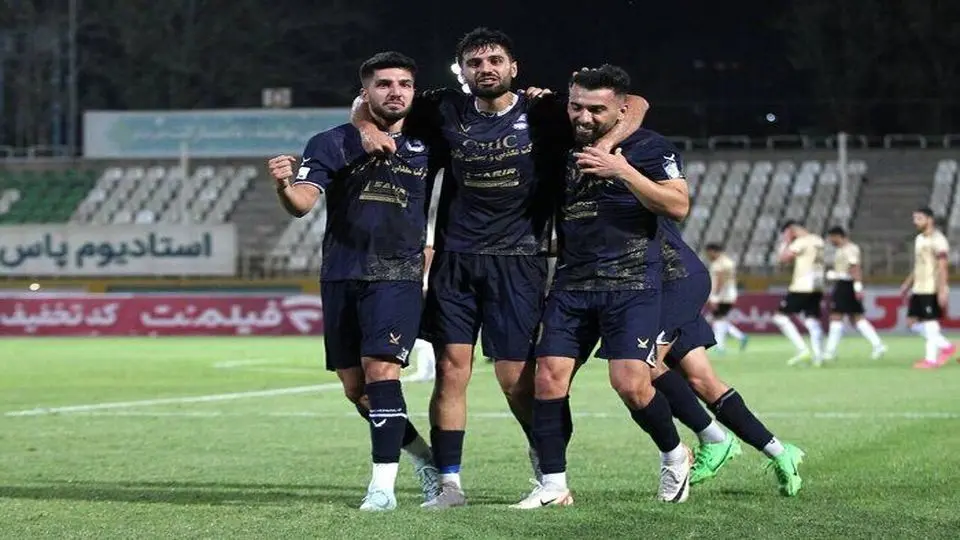 فردا چادرملو و فولادخوزستان به مصاف هم می روند