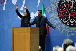 تقدیر روزنامه اصول‌گرا از زیست ساده مسعود پزشکیان