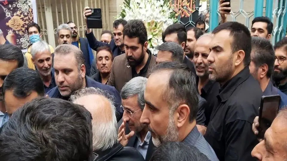 مراسم ترحیم خواهر محمود احمدی‌نژاد برگزار شد/ کدام چهره‌های سیاسی حاضر بودند؟ + تصاویر