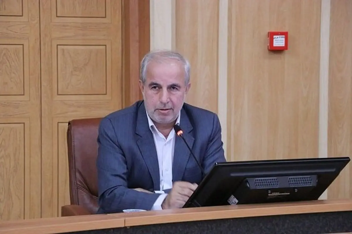 از نیروی انتظامی پیگیر شدم، آن خانم به ماموران متعرض شده بود/ کسی خانم را پرت نکرد، او از شیشه ماشین آویزان شده بود/ در شمال تهران برخی از مردم پوششی دارند که در بعضی از خیابان‌های اروپایی هم چنین چیزی را نمی‌بینیم