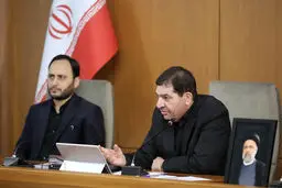 مخبر: ما داریم حمالی می‌کنیم،‌ این حرف‌ها چیه؟/ ویدئو