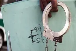 پزشک زیبایی قلابی دستگیر شد

