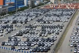 دپوی محصولات ایران خودرو به بهانه نبود قطعه/ خودرو‌های پارس و هایما در بینالود انبار شد
