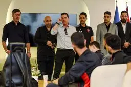 معارفه سرمربی جدید پرسپولیس در جمع بازیکنان