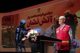 خنده‌های از ته دل پزشکیان و زاکانی در لباس آتش‌نشانی + عکس