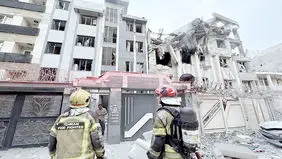 نکند هنوز کسی زیر آوار مانده باشد
