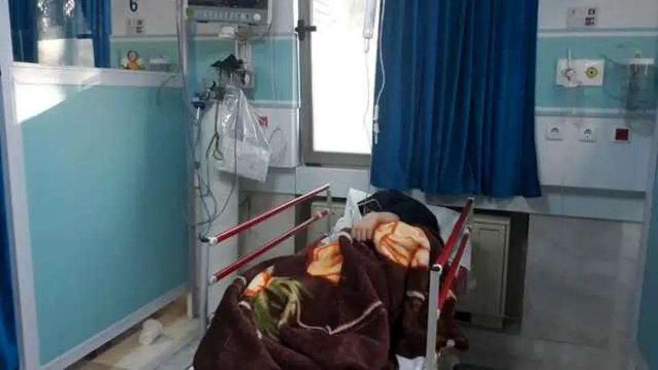 مسمومیت دانش‌آموزان به شهرستان کوار رسید/ انتقال ۲۷ نفر به بیمارستان