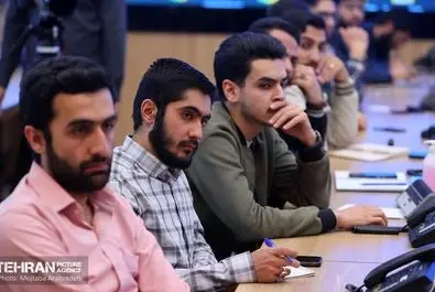 نشست زاکانی، شهردار تهران با فعالان دانشجویی