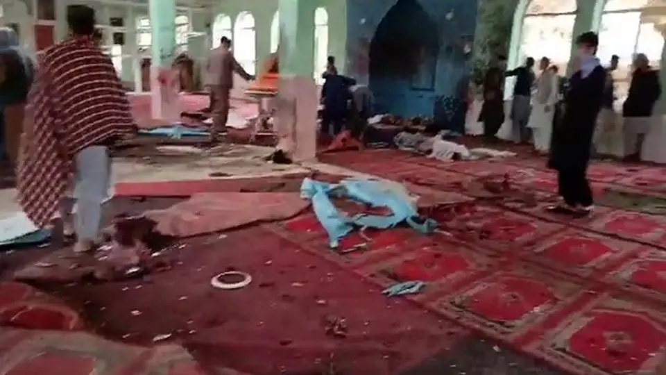 انفجار در مسجد شیعیان در بغلان افغانستان/ داعش مسئولیت حمله را پذیرفت/ ویدئو 

