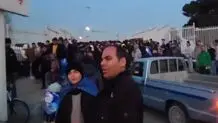 هزاران هوادار استقلالی پشت درب‌های بسته
