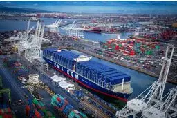 تنگه هرمز سوخت کشتی‌ها را گران کرد

