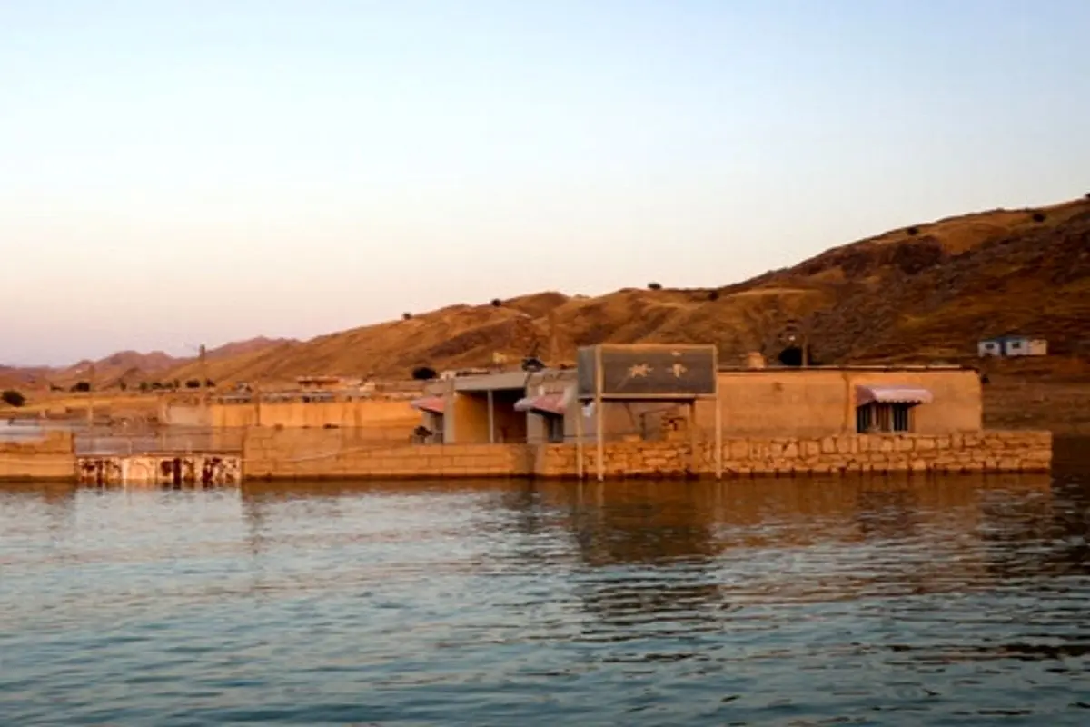 آبگرفتگی روستای «تلخاب» در پی بالا آمدن آب سد گتوند/ پوشش امدادی روستاییان

