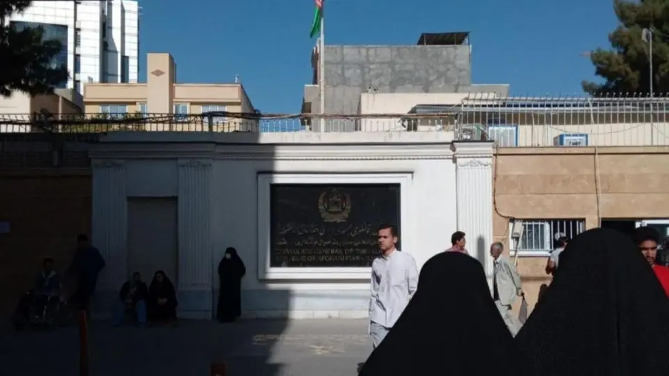 کنسولگری طالبان در مشهد، از تعطیلی بخش‌های صدور و تمدید پاسپورت و تایید هویت در روز شنبه آینده ۱۳ اردیبهشت خبر داد.