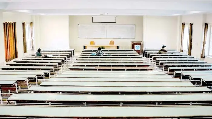 درهای بسته دانشگاه