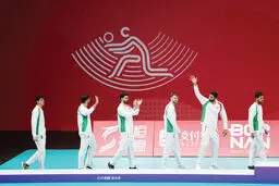 بیایید خودمان را گول نزنیم آقای داورزنی