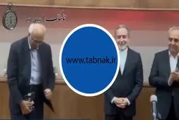 تلاش ناموفق عراقچی برای دستبوسی+ فیلم
