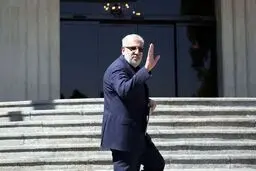 وزیر نفت: بنزین سوپر داریم ولی کم 