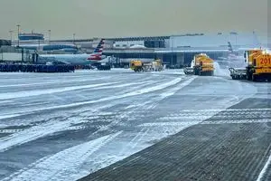 بیش از ۲۱۰۰ پرواز در آمریکا با طوفان زمستانی لغو شد 