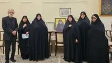 تصویری از دیدار معاون پزشکیان با خانواده همسر رهبر انقلاب / حدادعادل هم حضور داشت + عکس