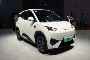 خودروهای برقی ارزان چینی به کانادا می‌رسند