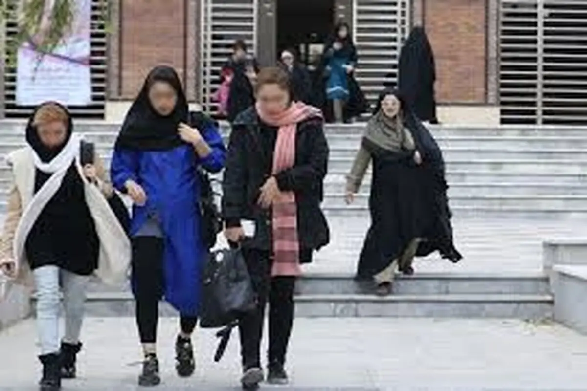 نماینده جنجالی مجلس خطاب به کشف حجاب کنندگان: خربزه می‌خورید پای لرز آن هم بنشینید!

