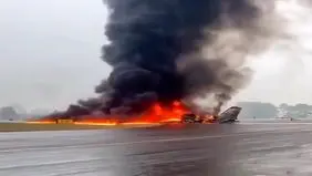 اولین تصاویر از سقوط هواپیما در فرودگاه استیتسویل در آمریکا+ویدئو