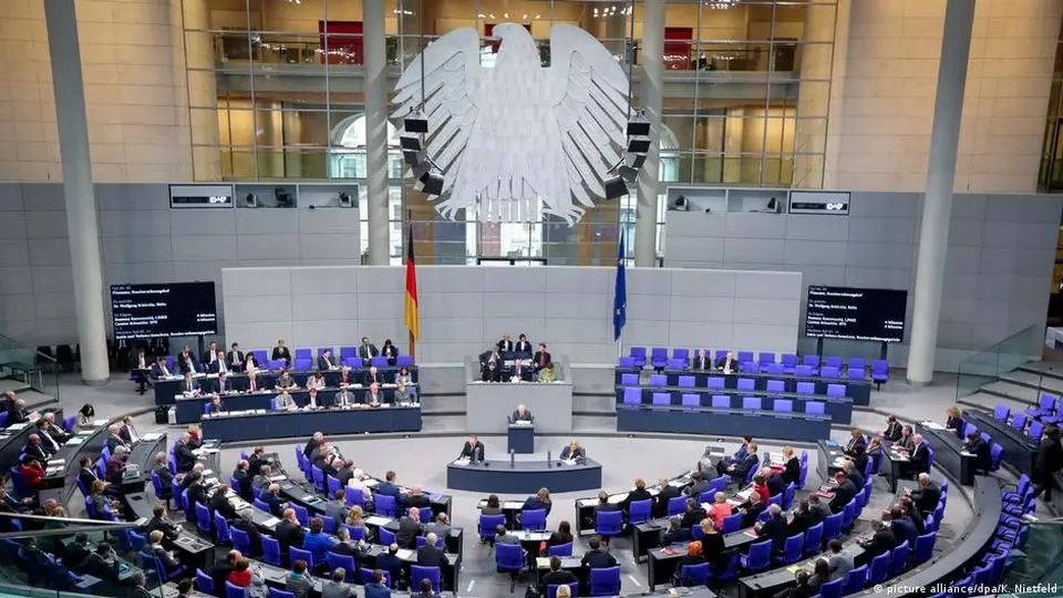 کاهش حق رأی در انتخابات پارلمان اروپا به ۱۶ سال 