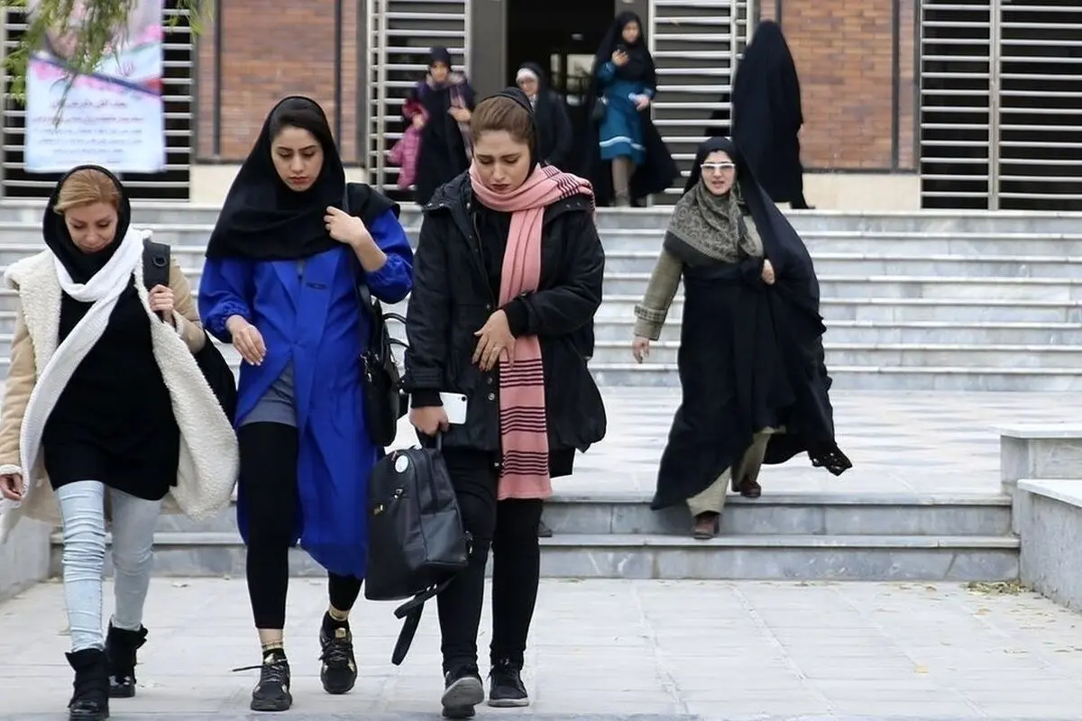 با اقلیتی معاند که احکام دینی را به سخره گرفته‌اند برخورد قانونی و قاطع می‌شود