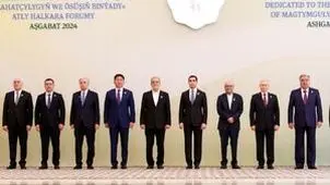 عکس یادگاری سران شرکت کننده در اجلاس کشورهای صلح و اعتماد بین المللی با حضور پزشکیان

