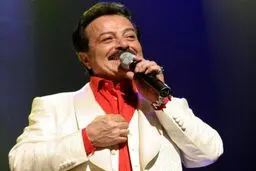 شاهرخ، هنرمند و خواننده پاپ درگذشت

