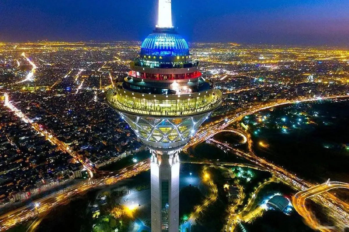 برج میلاد در تاسوعا و عاشورا تعطیل است