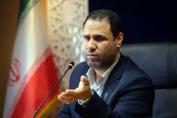 هیچ جای دنیا زمان آلودگی مدارس را تعطیل نمی‌کنند

