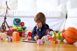 کودکان اسباب‌‌بازی نیستند

